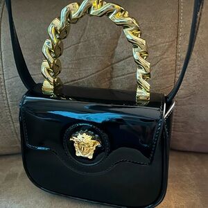 Beautiful Black patton shoulder/crossbody bag - NEW